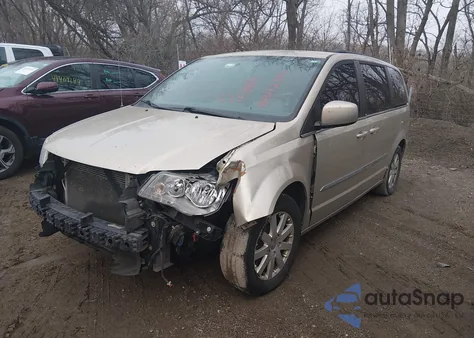 2013 Chrysler Town & Country Touring z USA, uszkodzony, nr VIN 2C4RC1BG9DR648995